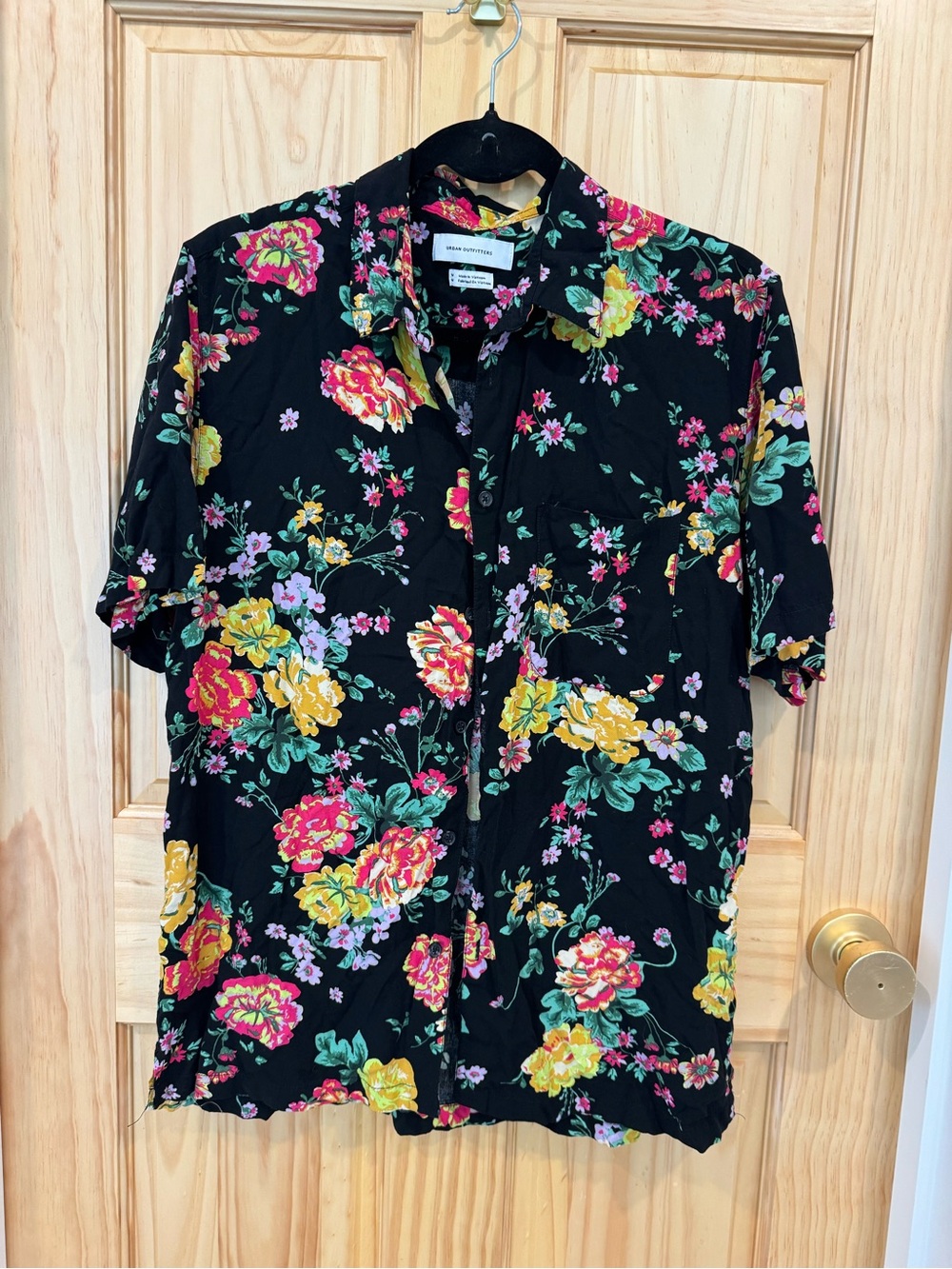 Urban Outfitters Black Floral Short-Sleeve Button-Down Shirt